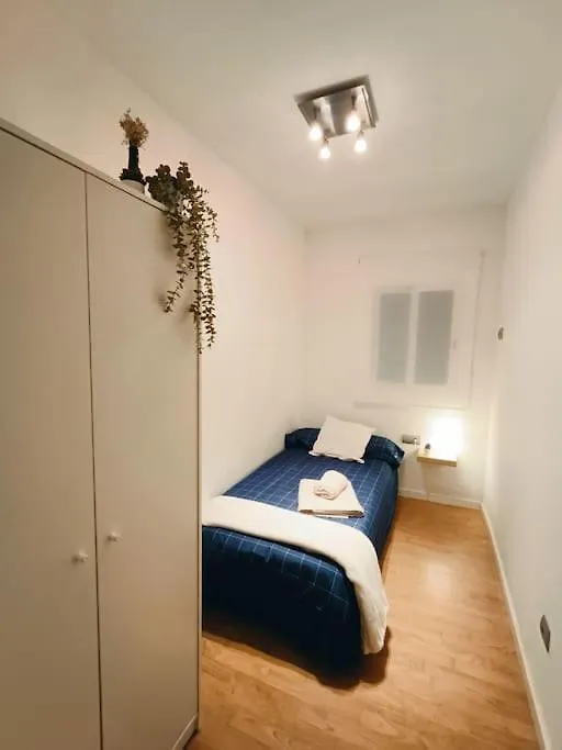 Siglo XX - Nuevo Apartamento Para 3 Barcelone 0*,  Espagne